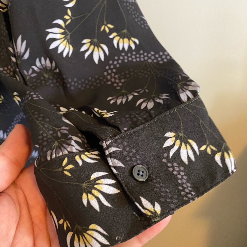 Loft blouse. - Picture 3 of 4